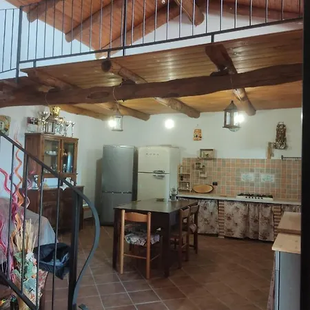Rustic House * Giardini di Gioiosa